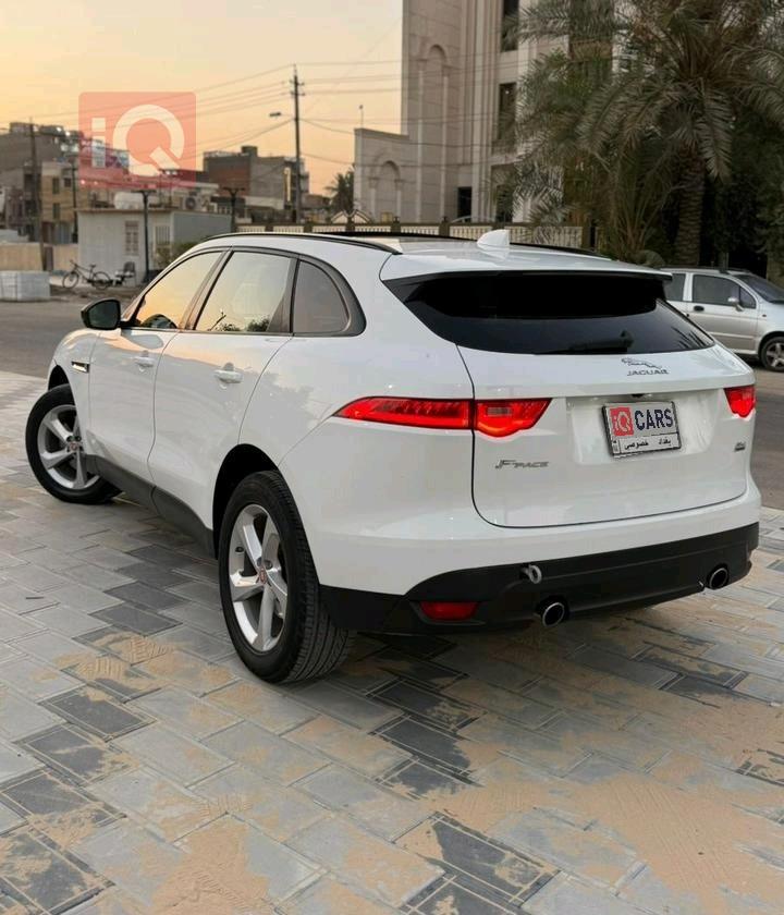 جاگوار F-Pace